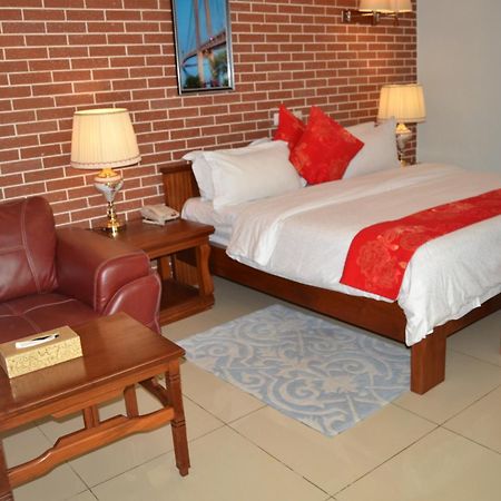 Grand Hotel Aeroport, Douala Exterior foto